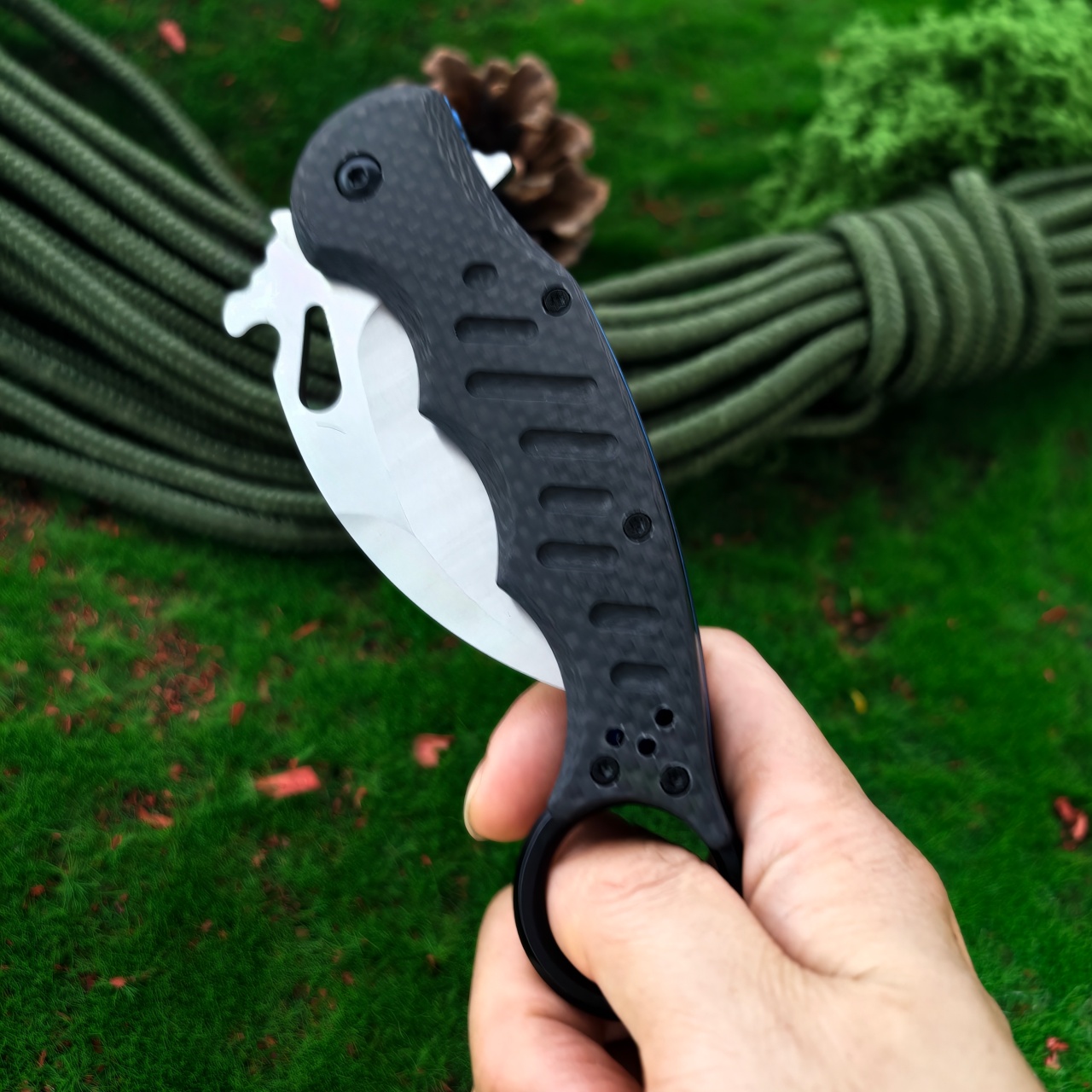 Claw shaped folding knife with - Edc Daily Carry reseña y precio