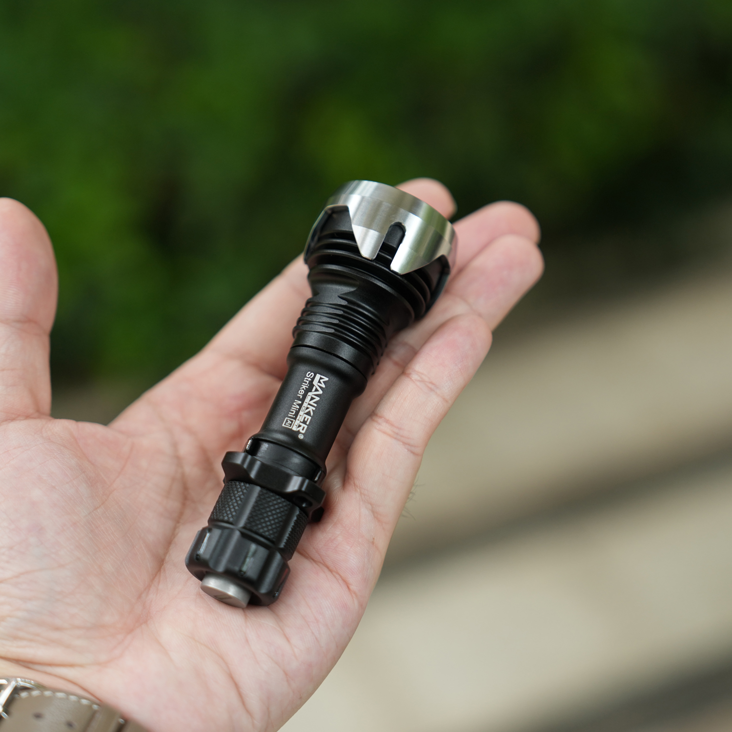 Mankerlight Striker Mini 635 L - Edc Carry Flashlight reseña y precio